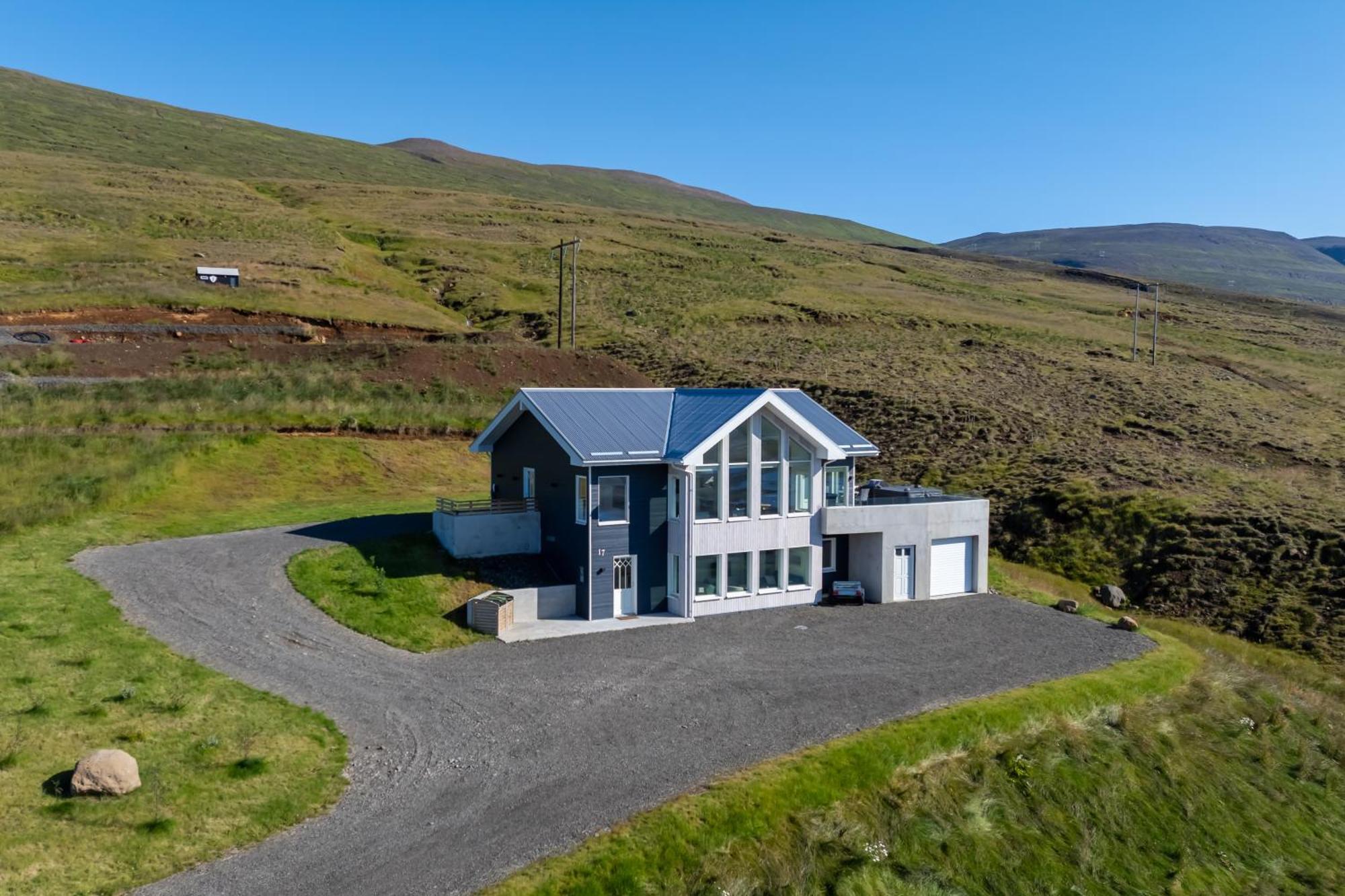 Villa In With A Hot Tub And Scenic View Akureyri
